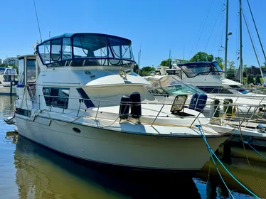 1992 Carver 36 Motor Yacht