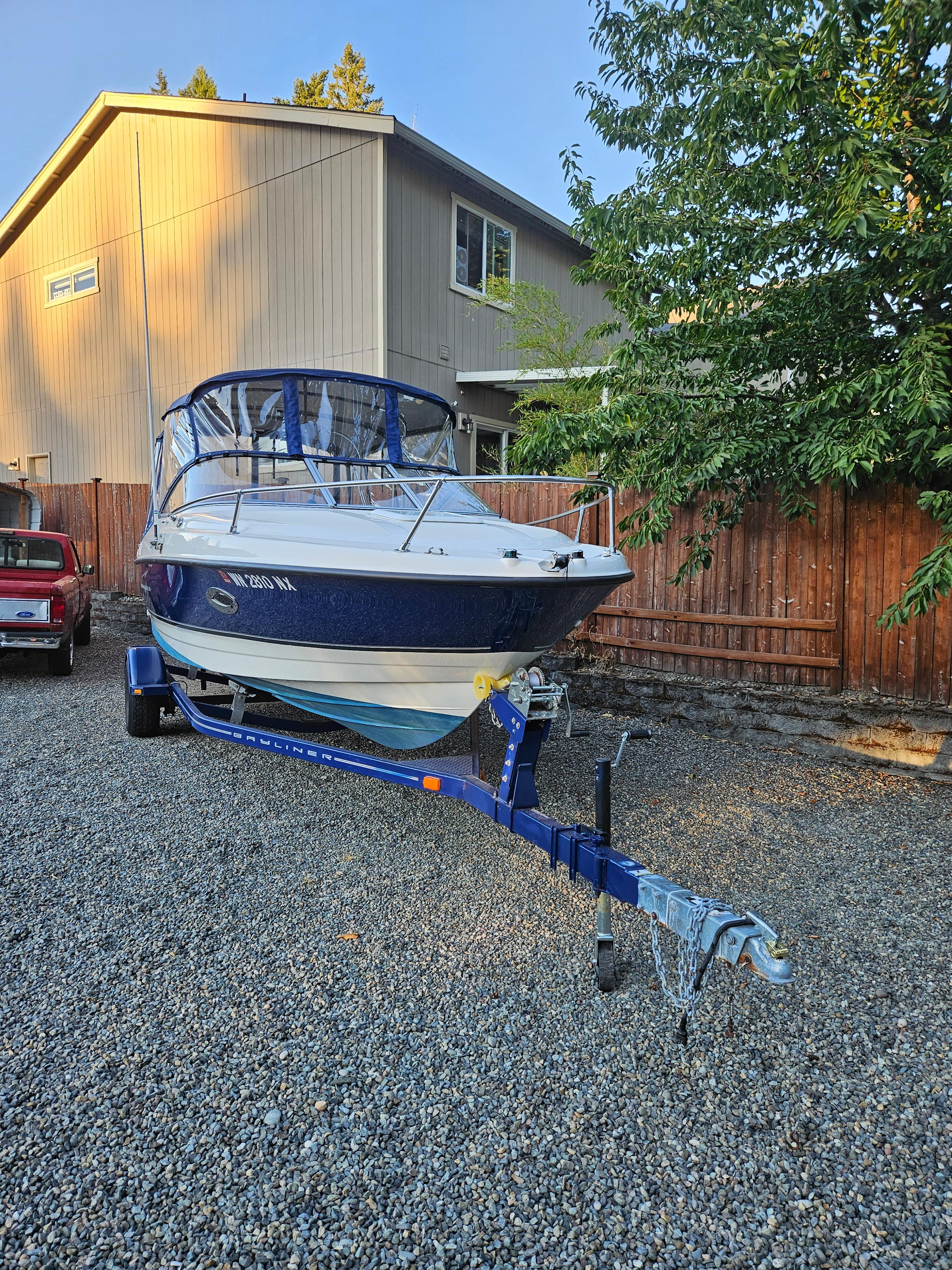 2006 Bayliner Discovery 210