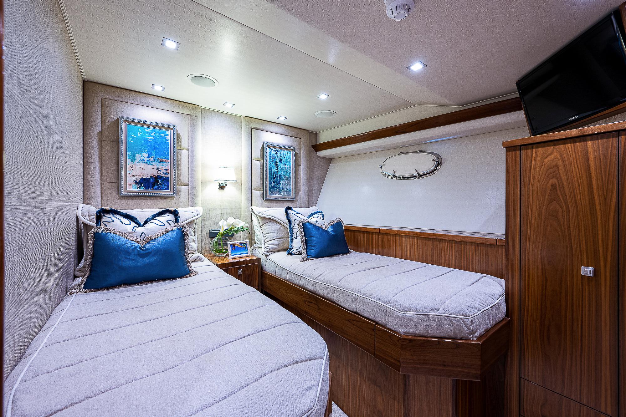Viking 75 - Starboard Guest Stateroom