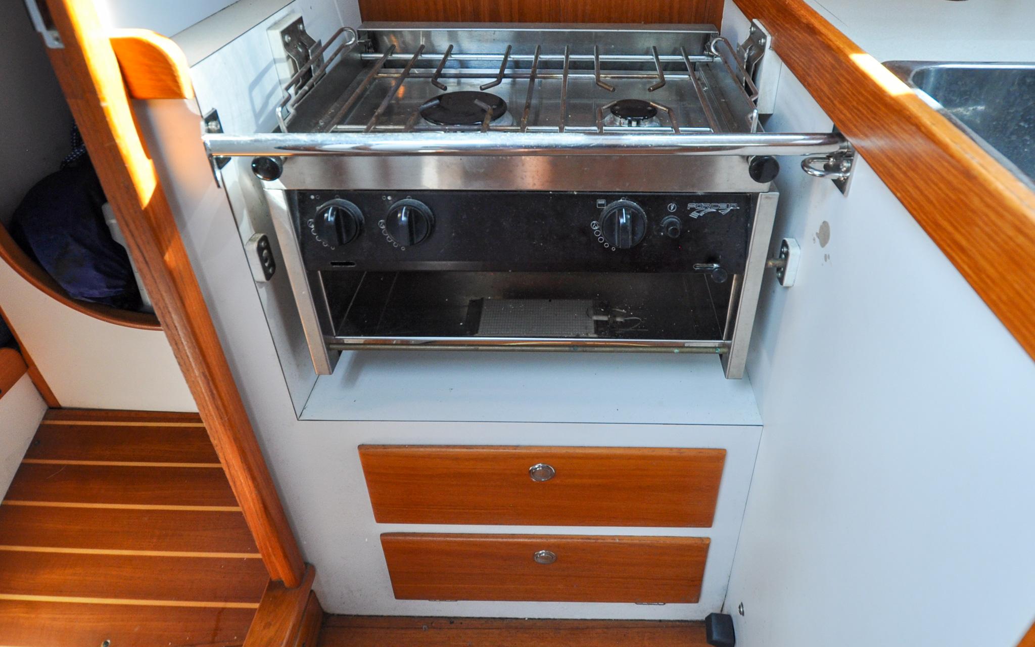 J/124 - Bel Canto - Galley - Stove