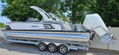 2023 Avalon Excalibur Quad Lounge Windshield - 27'