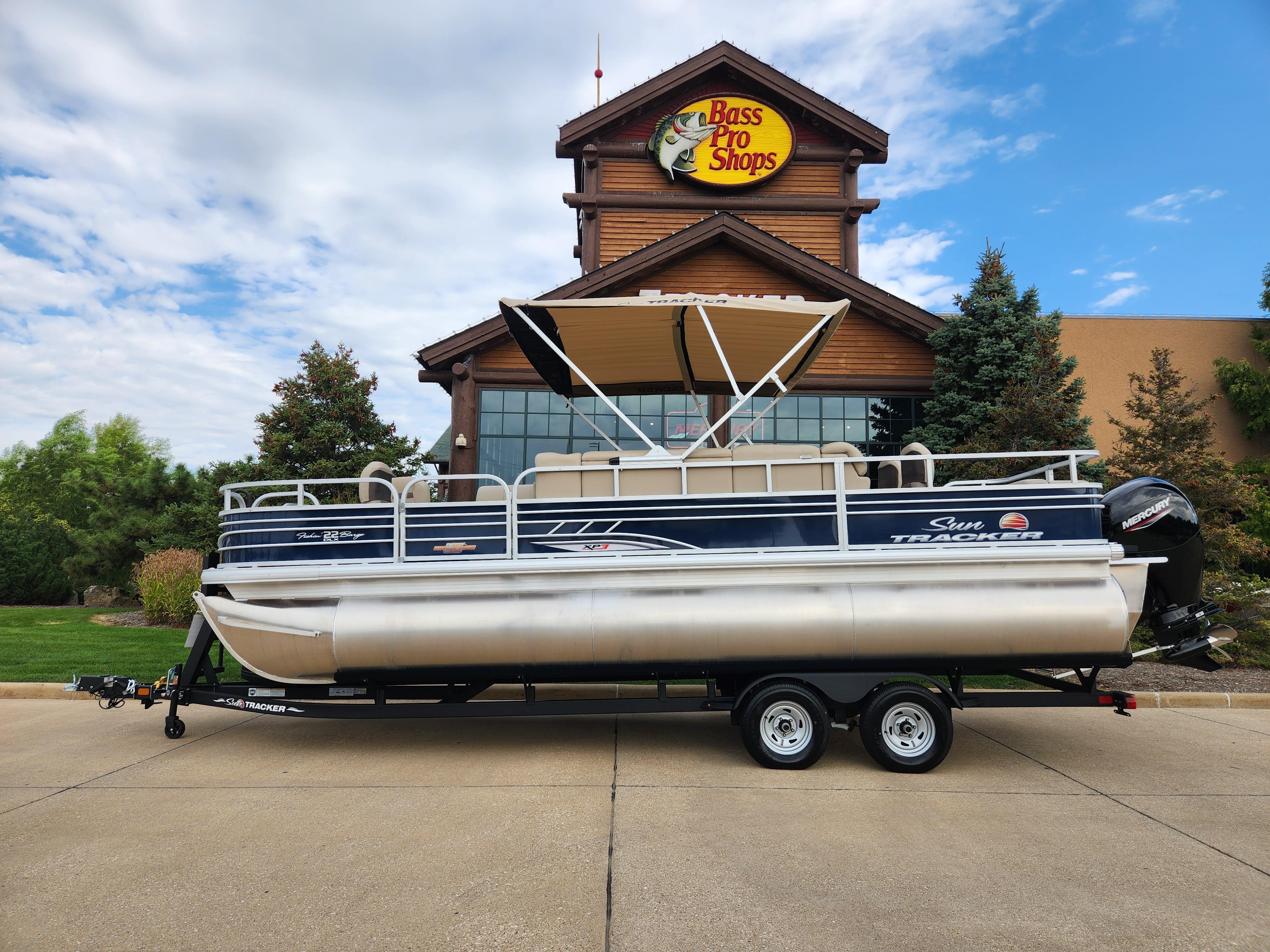 New 2023 Sun Tracker Fishin' Barge 22 XP3, 61611 East Peoria