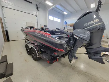 2014 Triton 216 Fishunter