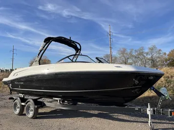 2024 Bayliner Boats VR6