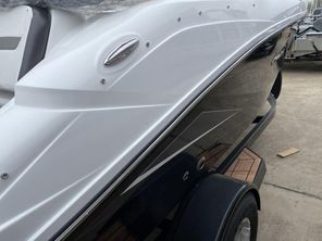 2023 Hurricane SunDeck Sport 205 IO