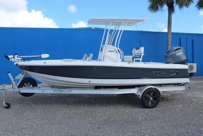 2024 Robalo 206 Cayman