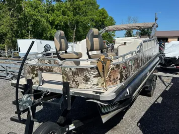 2008 Avalon Avalon 2225 Fish, 22' fishing. 2019 Evinrude 115. 2020 trailer