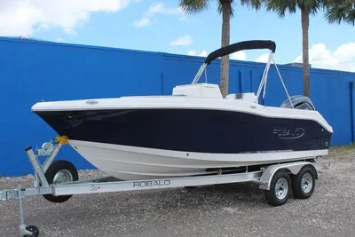 2023 Robalo 200 Robalo