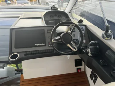 2019 Princess V40