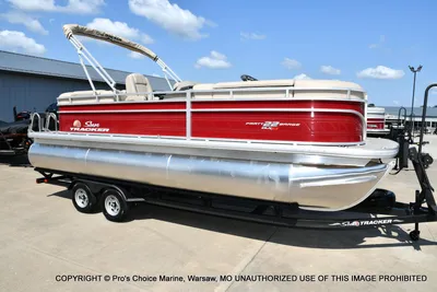 2024 Sun Tracker Party Barge 22 XP3 w/200HP Mercury 4 Stroke