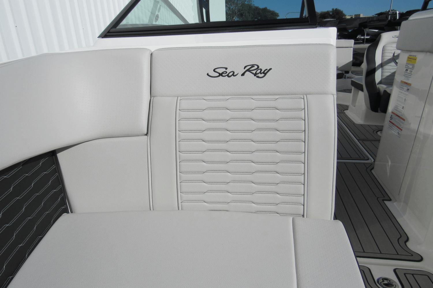 2024 Sea Ray SPX 230