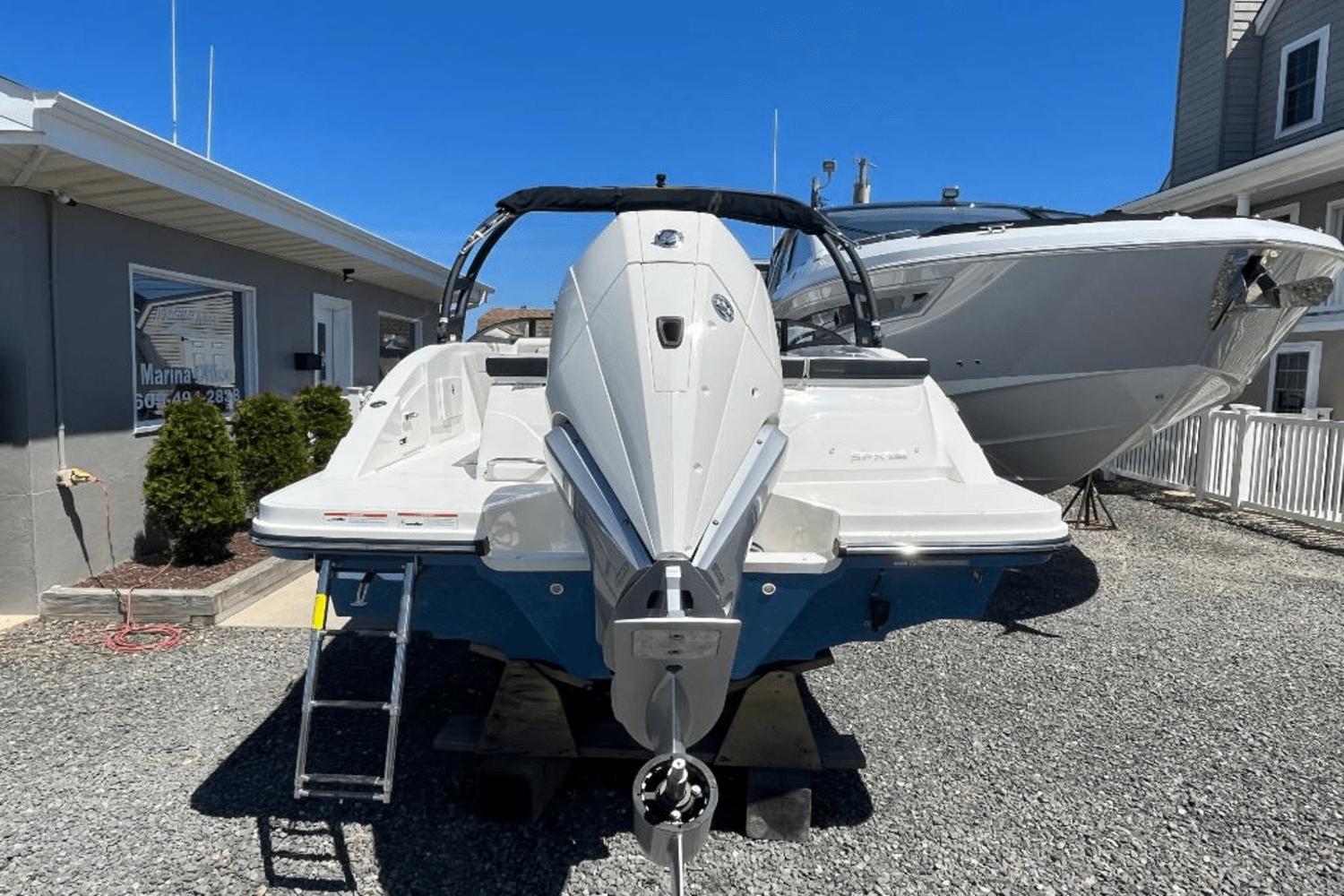 2024 Sea Ray SPX 230 Outboard