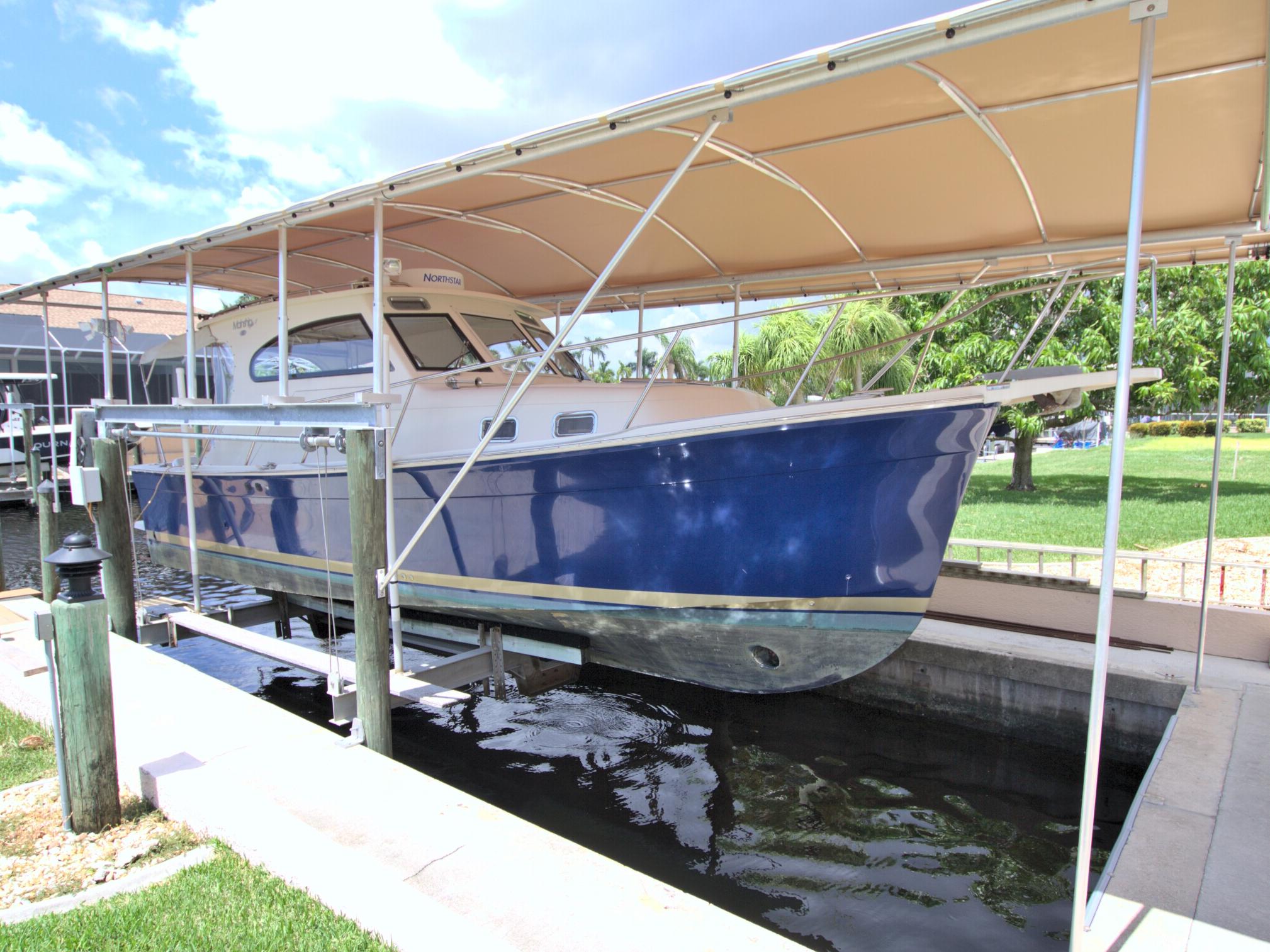 2004 Mainship 30 Pilot II Sedan