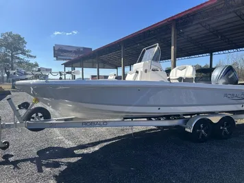 2023 Robalo 226 Cayman