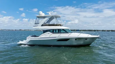 2017 Tiara Yachts 44 Flybridge