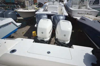 2018 Boston Whaler 330 Outrage