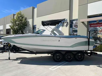 2023 MasterCraft X24