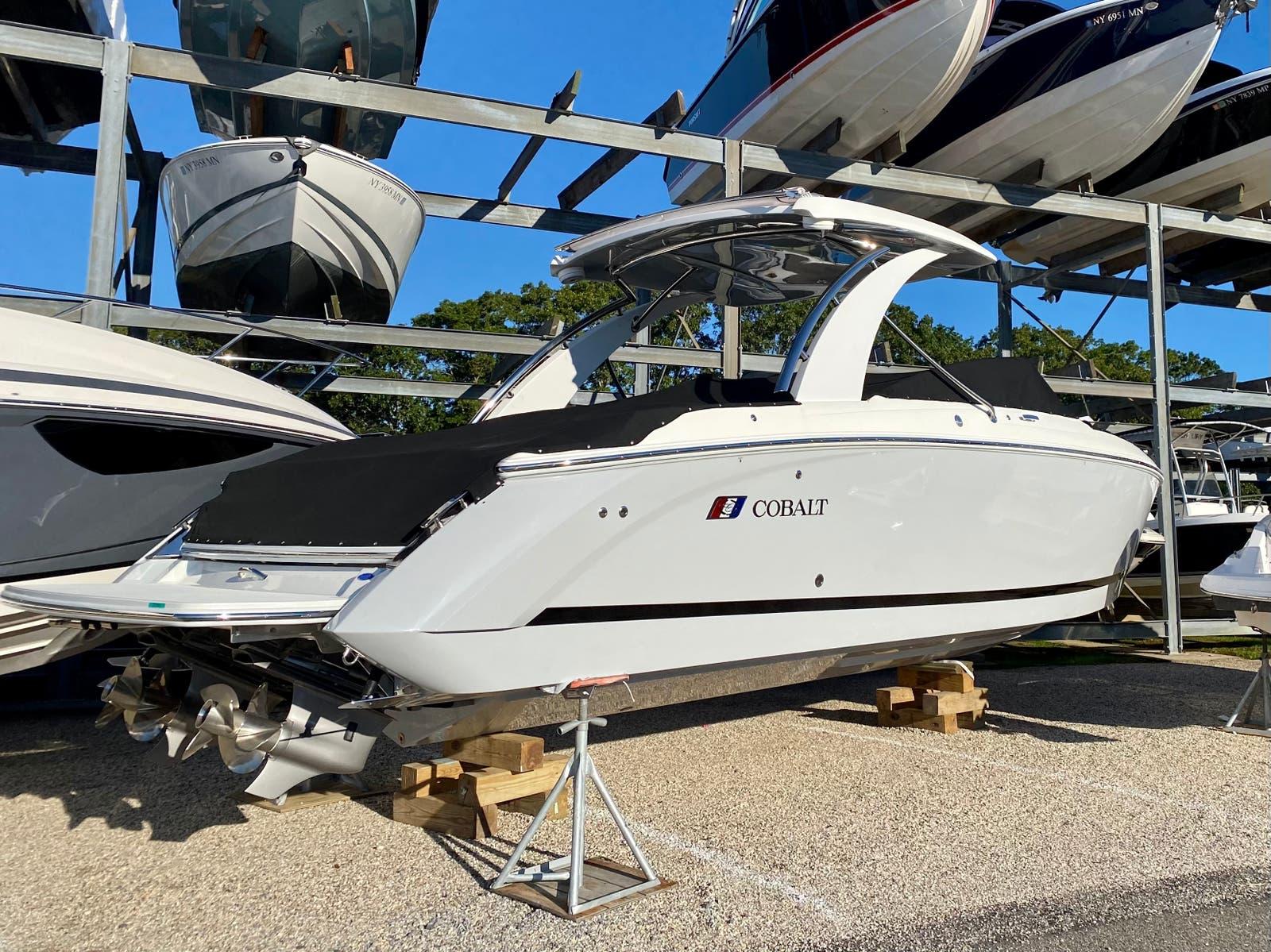 New 2022 Cobalt R30, 98105 Seattle - Boat Trader