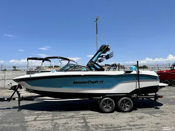 2024 MasterCraft XT25