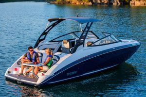 2017 Yamaha Boats 242 Limited S