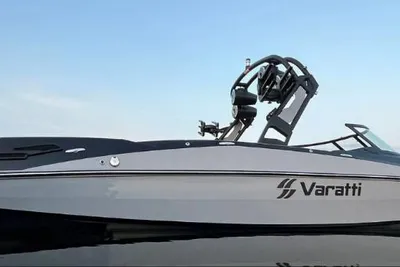 2023 Varatti Z2474 (Eligible for FREE boat lift promotion)