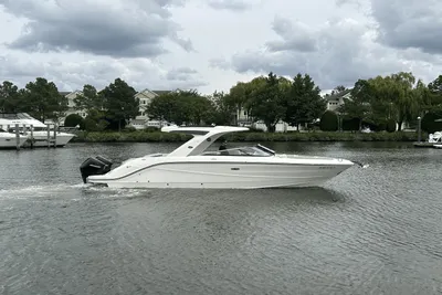 2023 Sea Ray SLX 310 Outboard