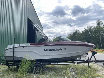 2024 MasterCraft XT22 T