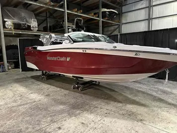 2023 MasterCraft XT23