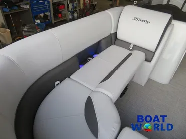 2024 Bentley Pontoons Legacy 200 Navigator Quad Lounge Pontoon & Honda 4