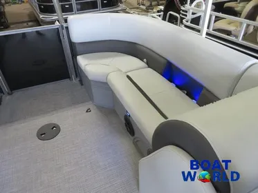 2024 Bentley Pontoons Legacy 200 Navigator Quad Lounge Pontoon & Honda 4