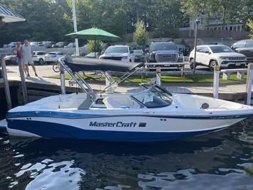 2021 MasterCraft XT23