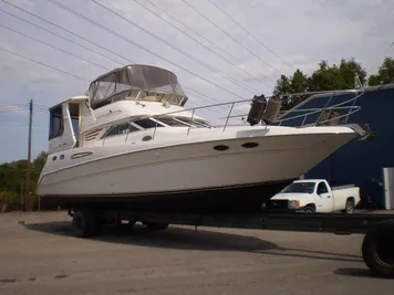 1996 Sea Ray 420 Aft Cabin