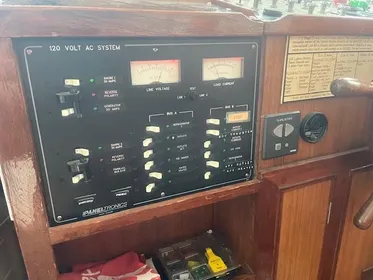 1982 Monk 40 Electric Panel View
