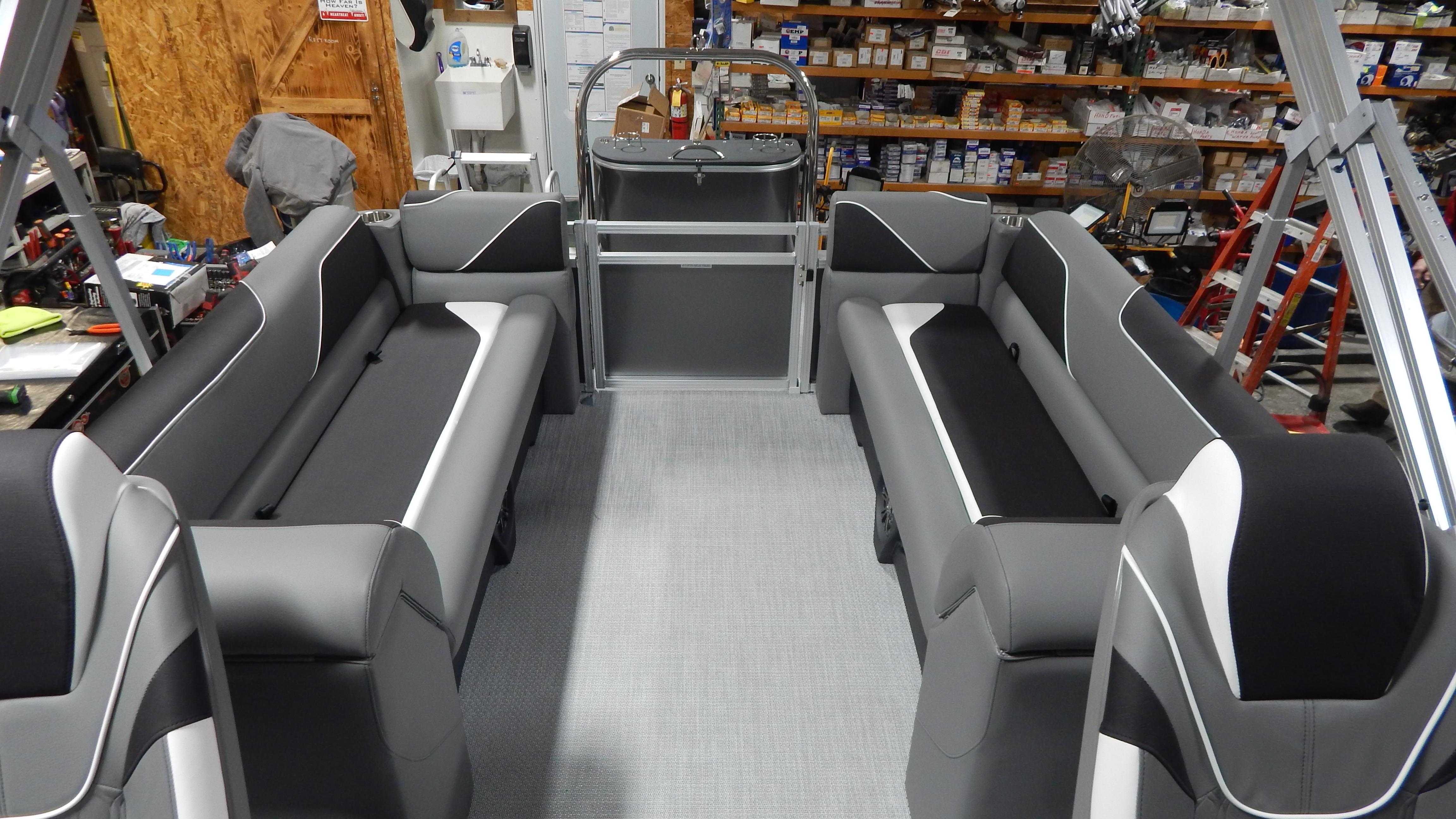 2024 Avalon Venture Quad Lounge - 23'