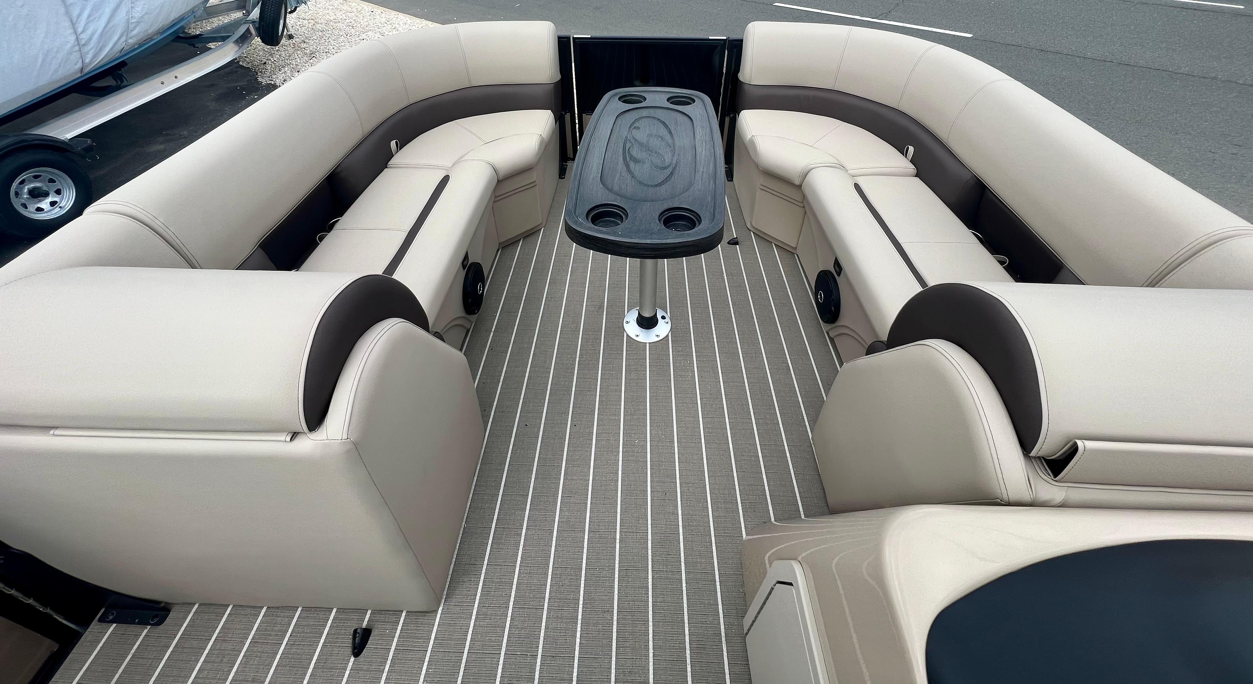 2024 Bentley Pontoons Legacy 220 Navigator