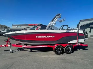 2023 MasterCraft XT23