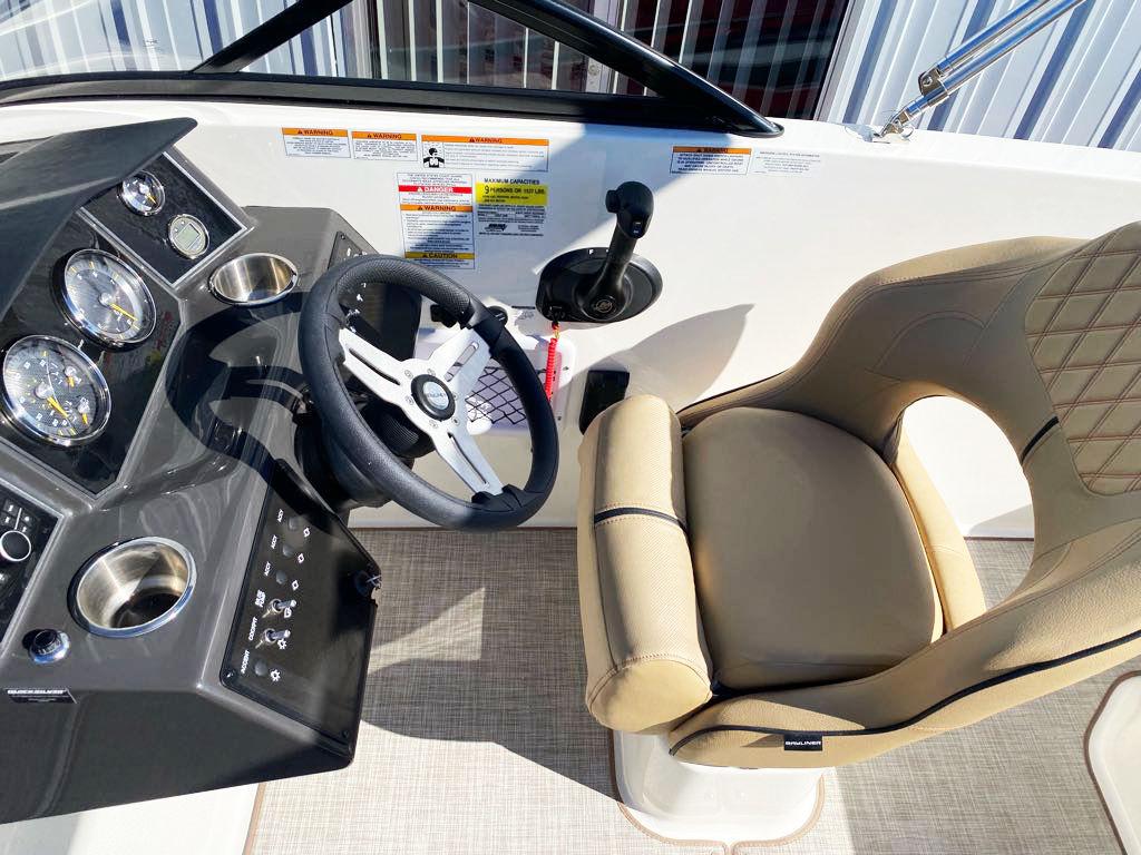 2023 Bayliner VR5 Bowrider - Outboard