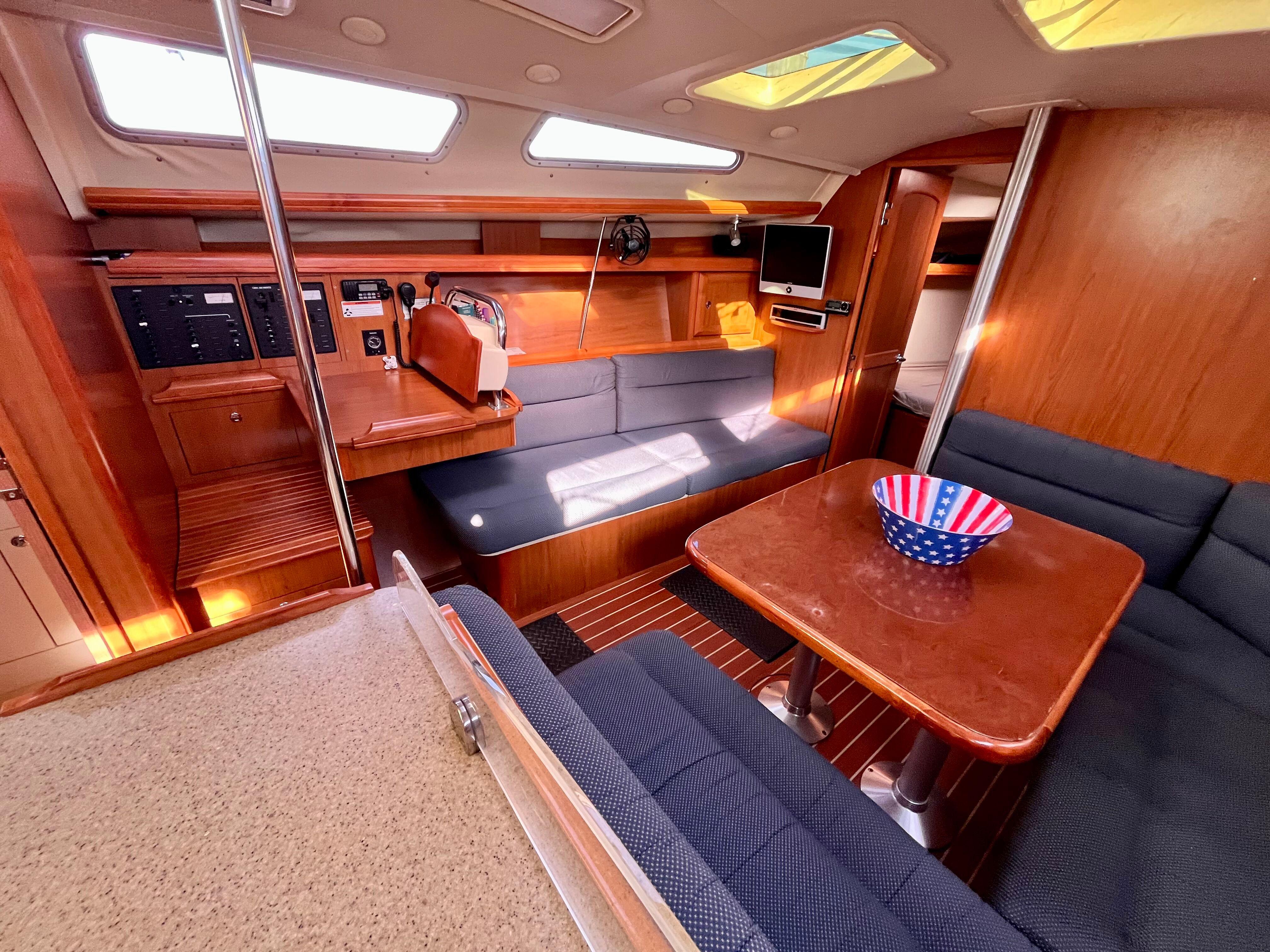 2007 Hunter 38 Cruiser for sale - YachtWorld
