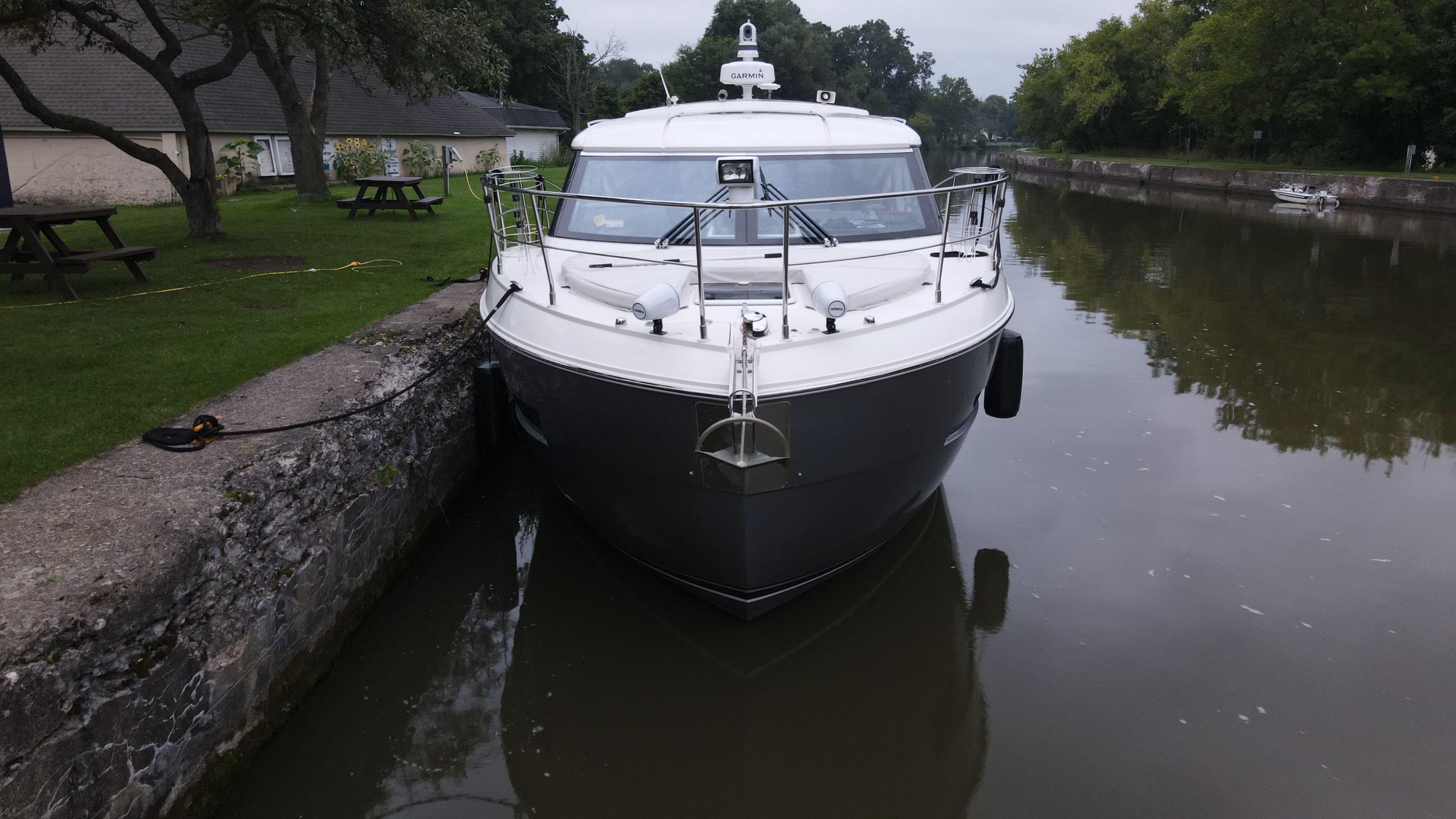 2018 Carver C37 Bow View
