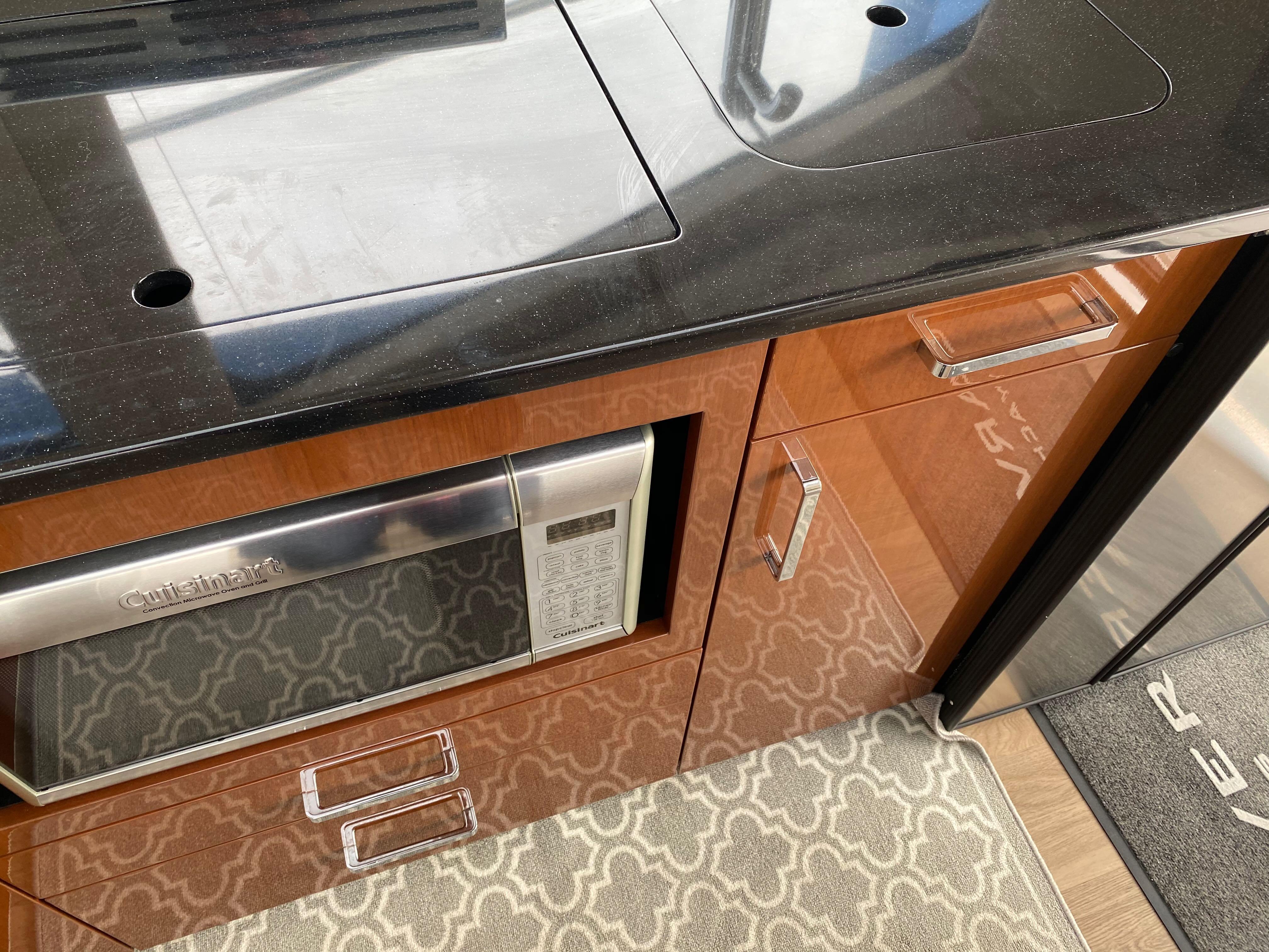 2018 Carver C37 Galley View