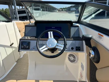 2018 Sea Ray SDX 270 Outboard