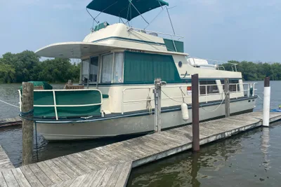 1974 King's Craft House Boat with Bridge
