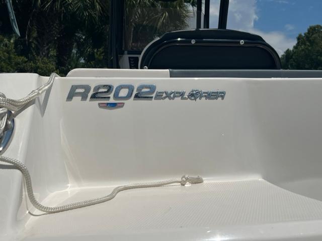 2021 Robalo R202 Explorer