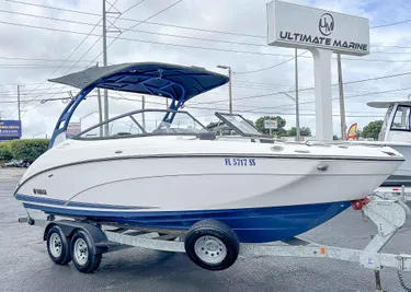 2020 Yamaha Boats 242 SE Limited
