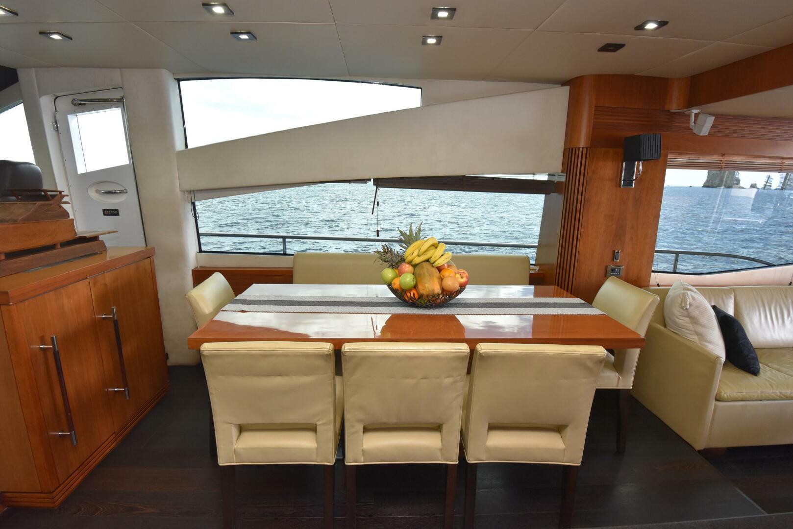 2014 Sunseeker 75 Yacht