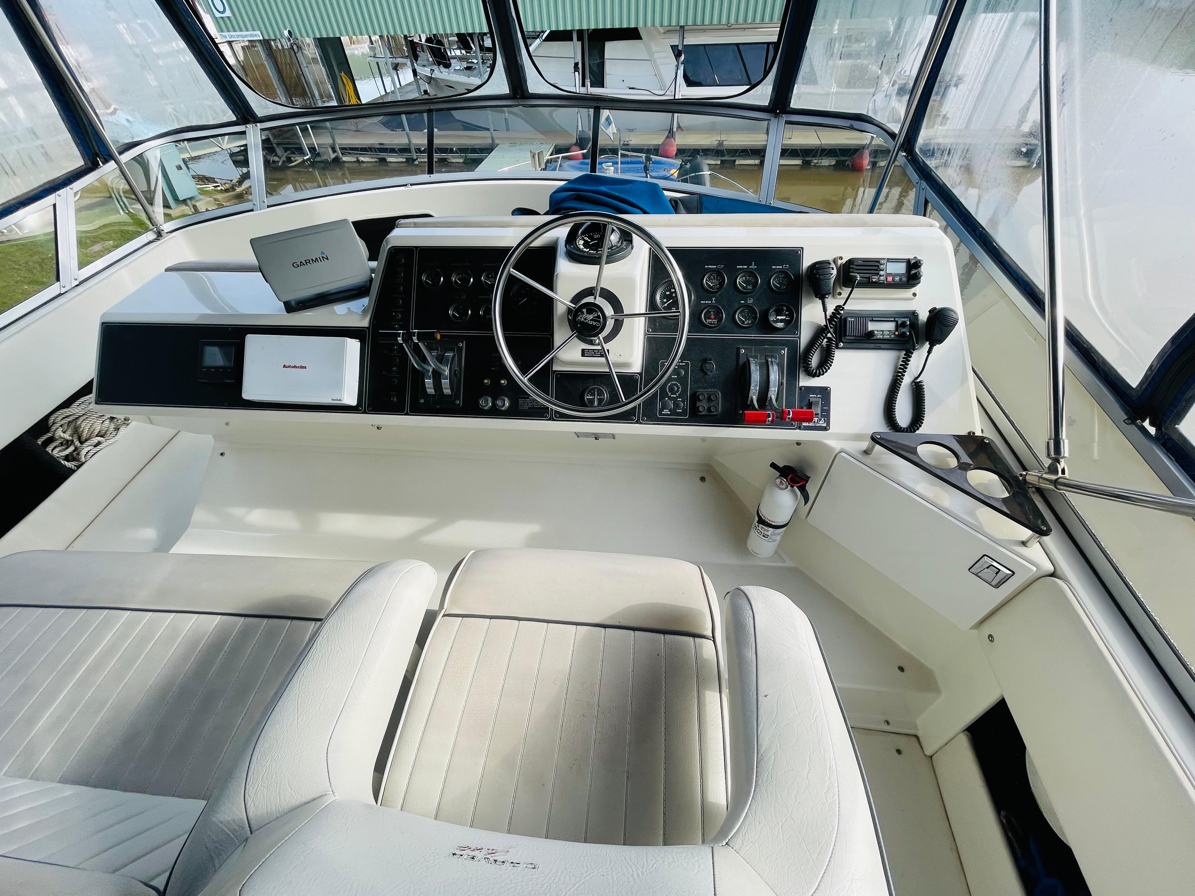 1992 Carver 36 Aft Cabin Motor Yacht