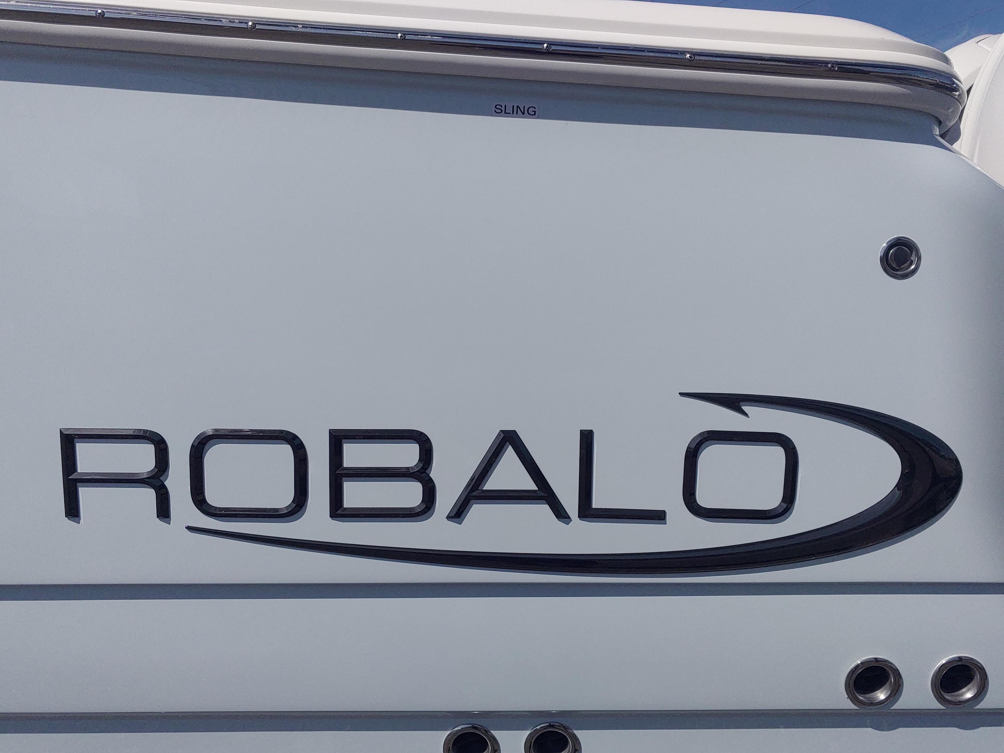 2024 Robalo R360