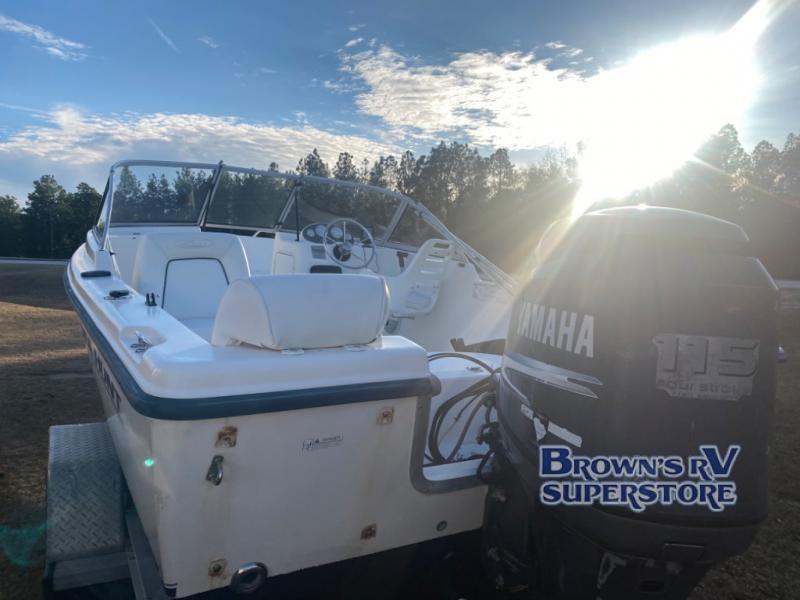 2005 Sea Hunt Escape 175DL