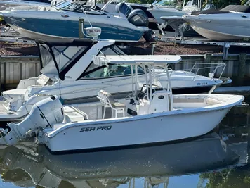 2021 Sea Pro 219 Center Console