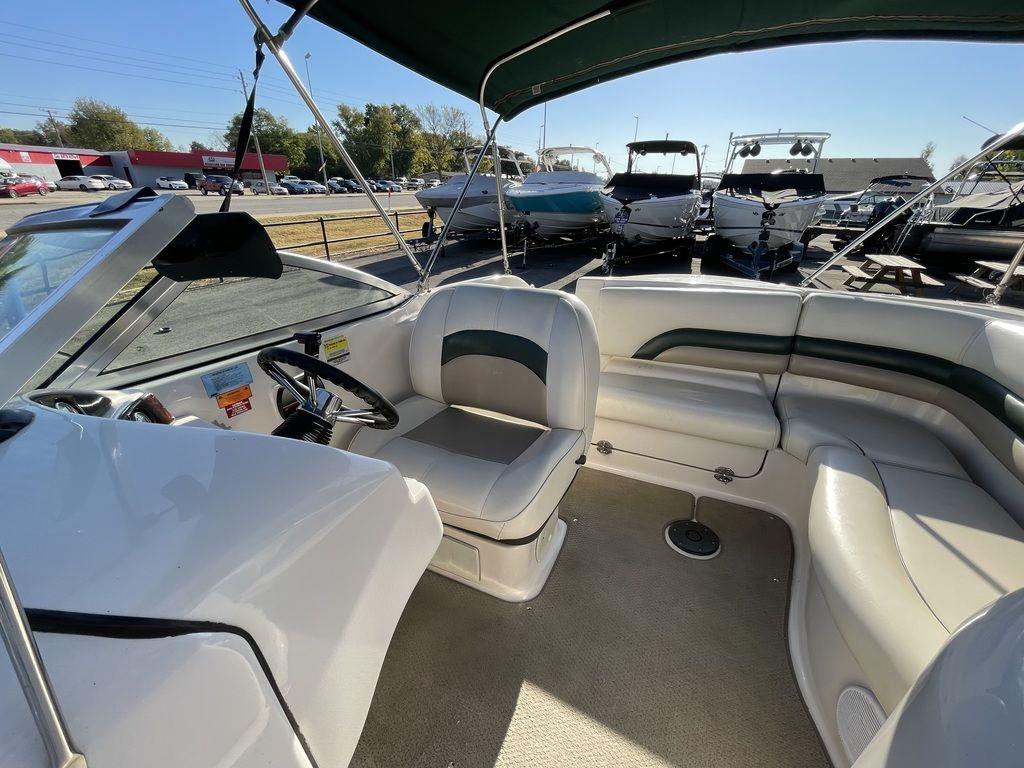 2002 Hurricane 217 Sundeck